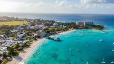 blog_The-History-and-Meaning-of-the-Flag-of-Barbados_TerraLuxury-137844-History-Flag-Barbados