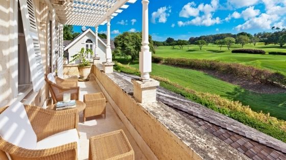 whats-the-difference-between-a-mansion-and-a-vlla_TerraLuxury-78132-Difference-Mansion-Villa